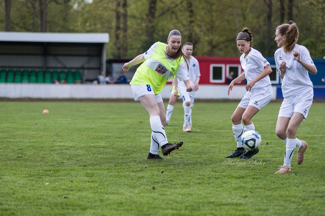 Bild 97 - wBJ VfL Pinneberg - Eimsbuettel : Ergebnis: 6:2